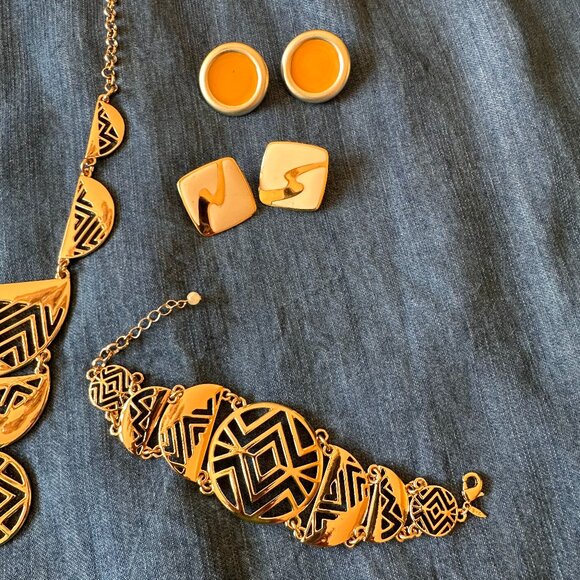 Abstract design Gold necklace & bracelet Set & 2 pairs earrings statement 80 90 - Picture 8 of 16